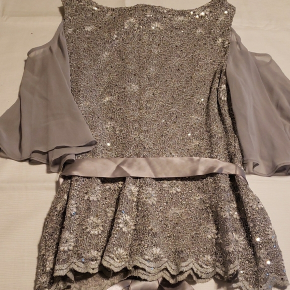 Gray Tan Sequin Tie Front Flutter Sleeve Blouse - Picture 5 of 7